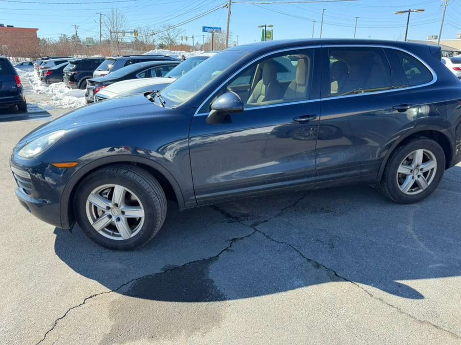 2011 Porsche Cayenne S's photo