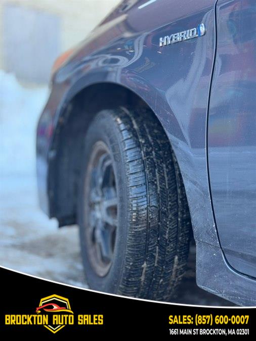 2012 Toyota Prius Three - Photo 8