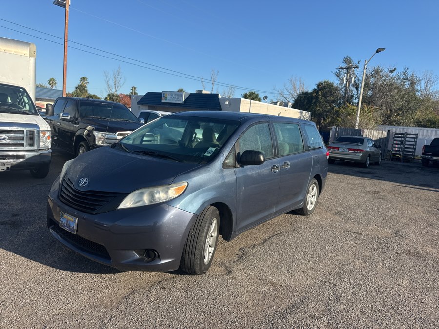 Blue 2013 Toyota Sienna 7-Passenger Minivan Front-Wheel Drive Automatic