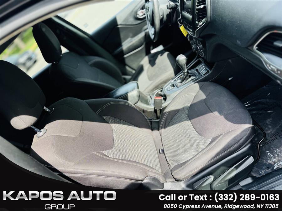 2019 Jeep Cherokee Latitude - Photo 10