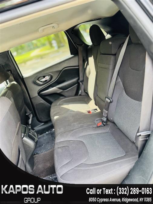 2019 Jeep Cherokee Latitude - Photo 11