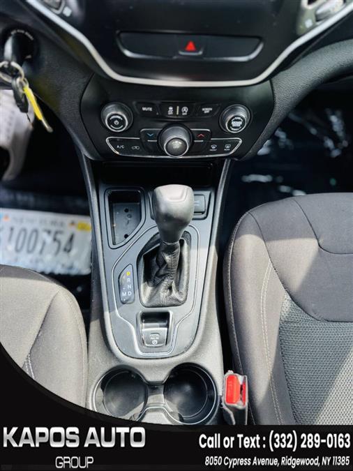 2019 Jeep Cherokee Latitude - Photo 18