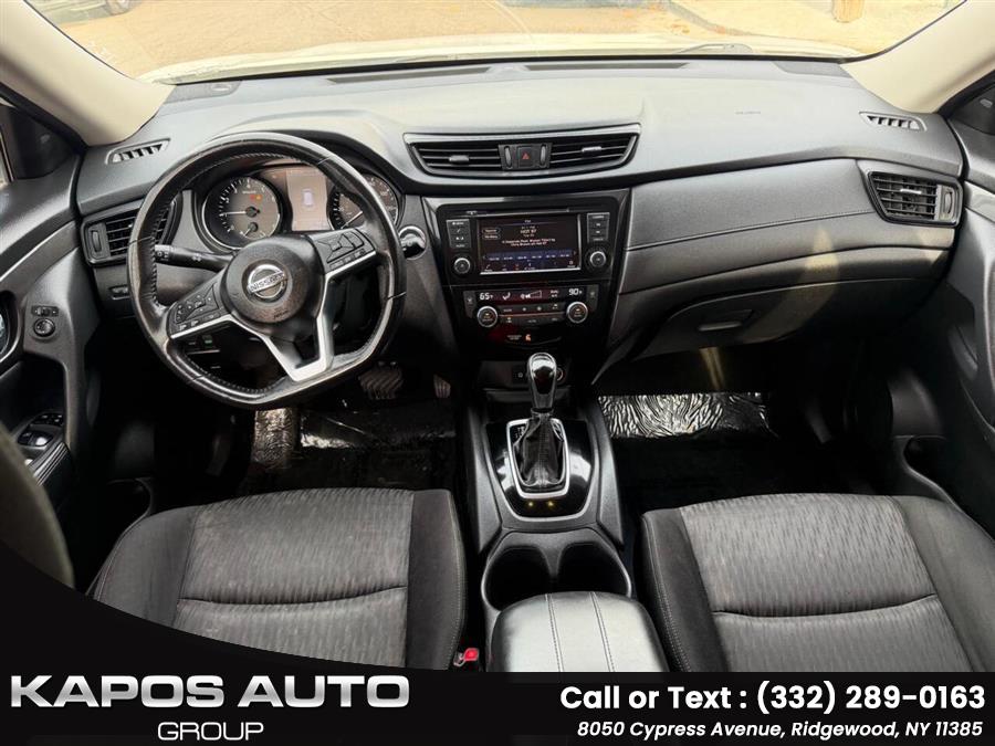 2019 Nissan Rogue SV - Photo 13