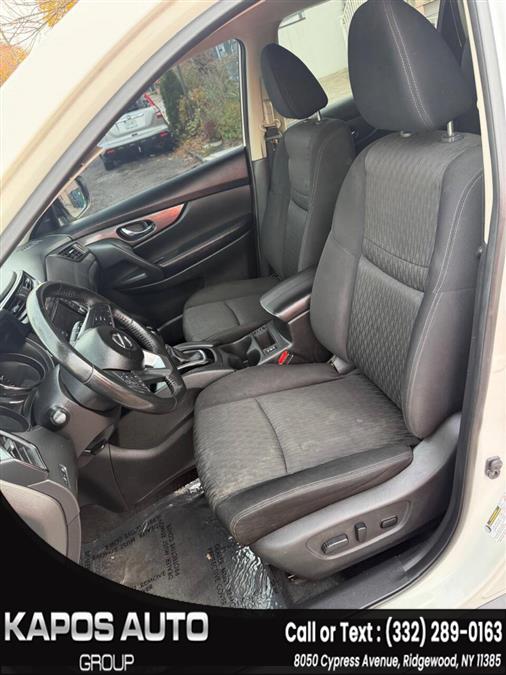 2019 Nissan Rogue SV - Photo 10