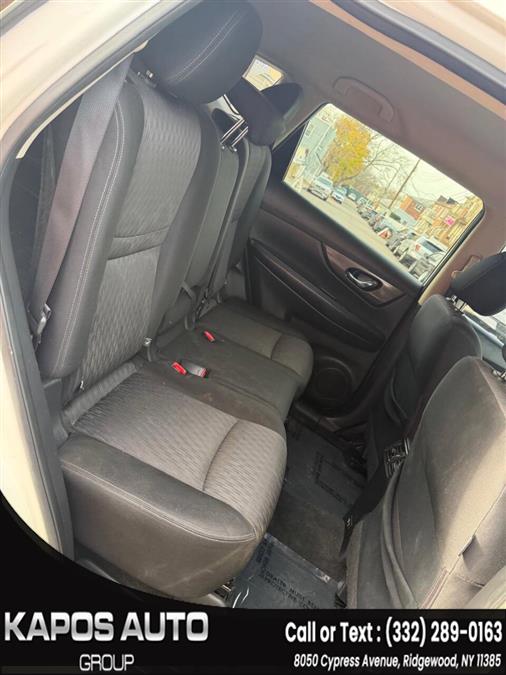 2019 Nissan Rogue SV - Photo 18