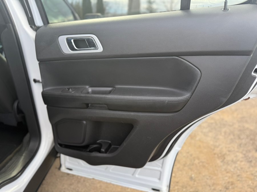 2013 Ford Explorer XLT - Photo 11