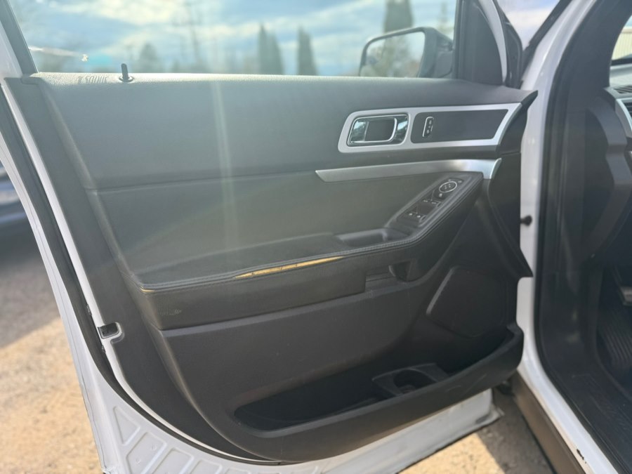 2013 Ford Explorer XLT - Photo 18