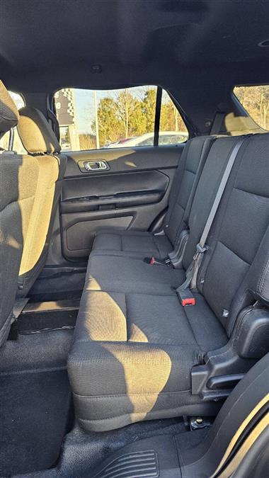 Ford Explorer photo 15
