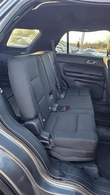 Ford Explorer photo 18