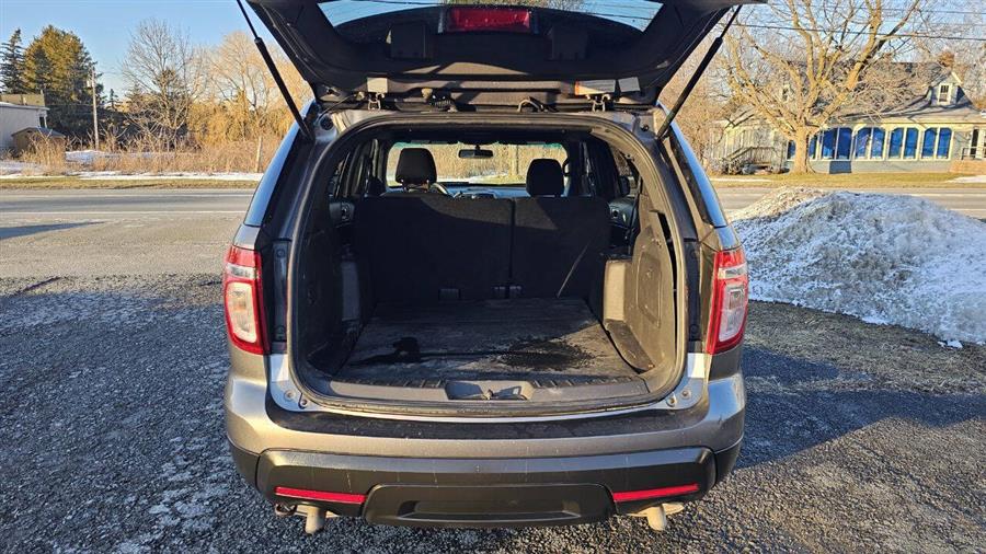 Ford Explorer photo 38