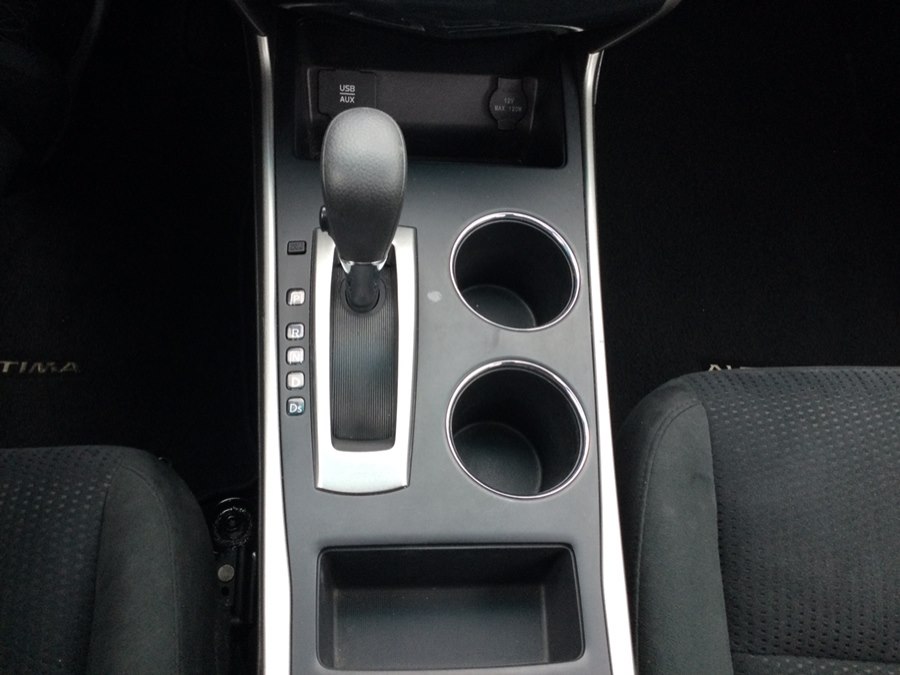 2015 Nissan Altima SV - Photo 16