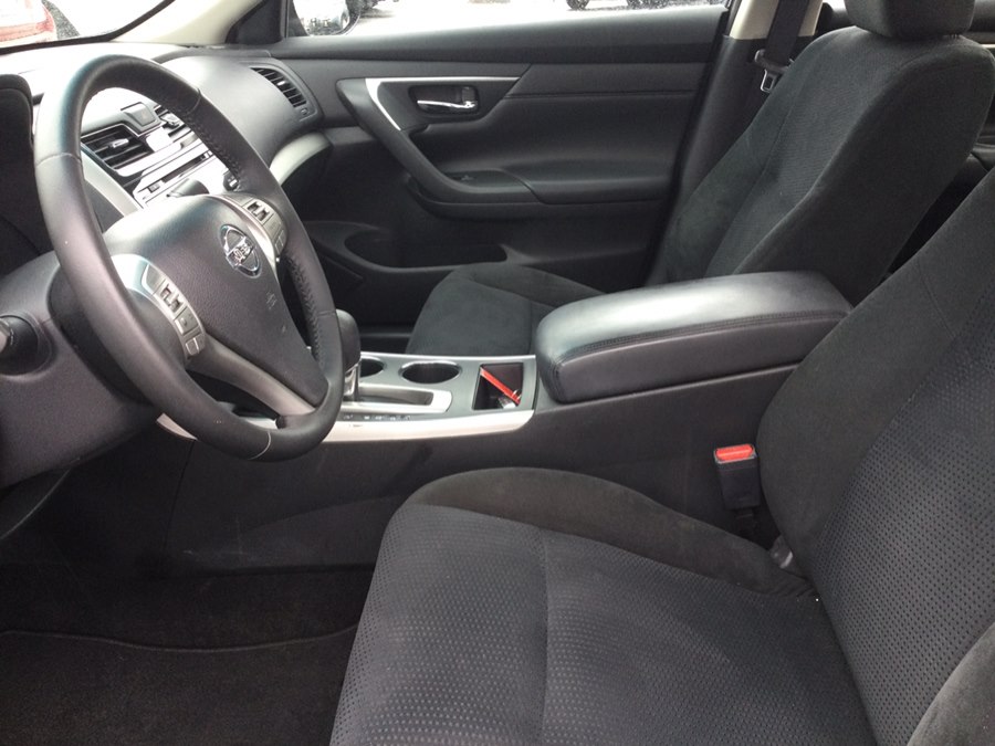 2015 Nissan Altima SV - Photo 22