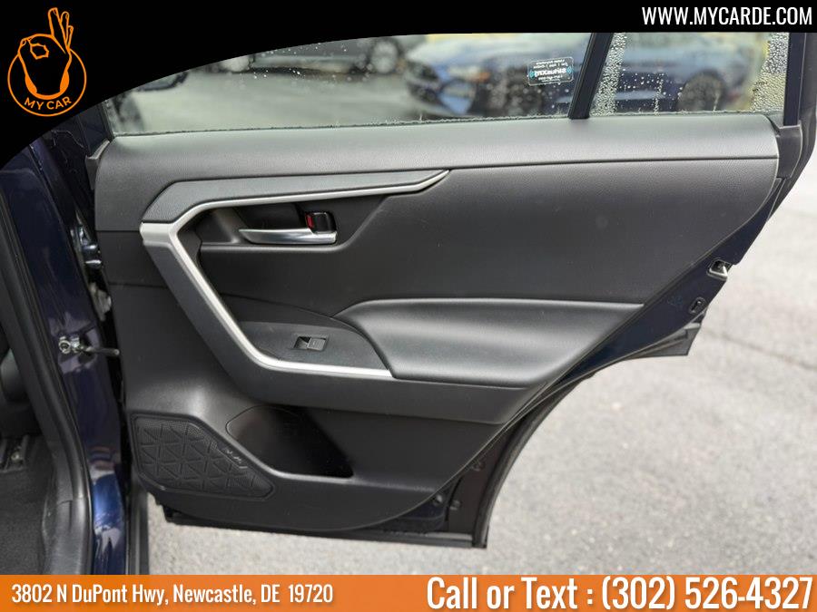 2022 Toyota RAV4 XLE - Photo 15