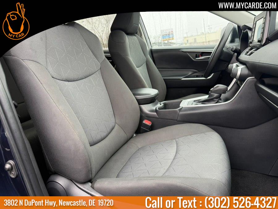 2022 Toyota RAV4 XLE - Photo 14
