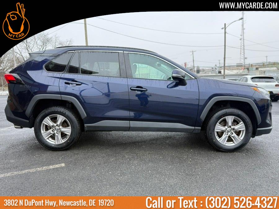 2022 Toyota RAV4 XLE - Photo 8
