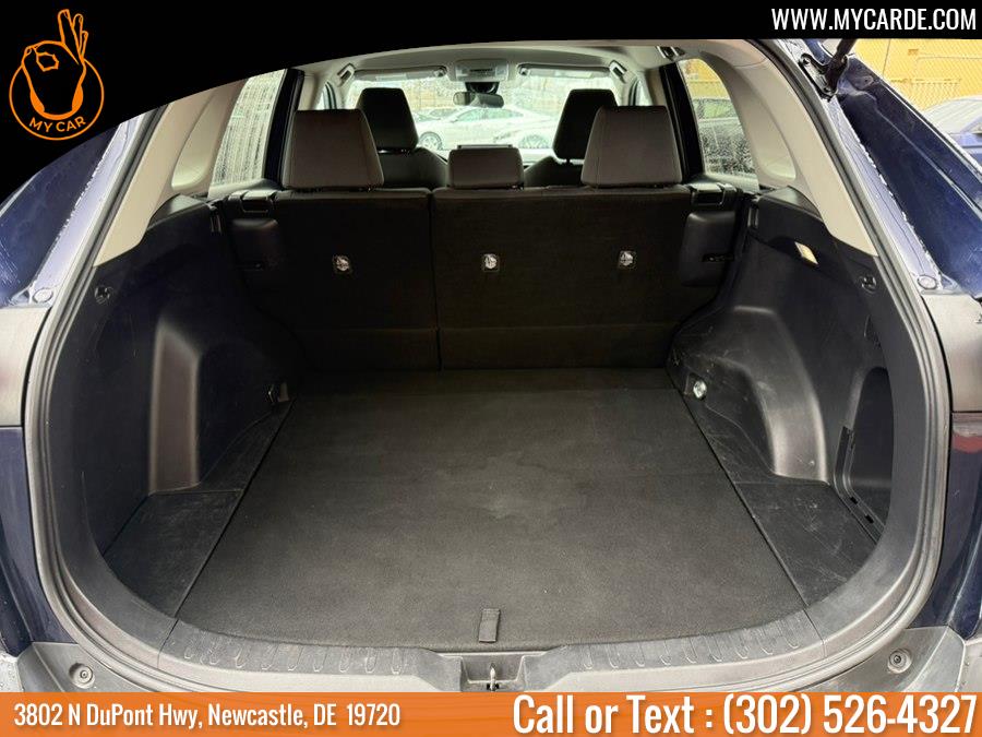 2022 Toyota RAV4 XLE - Photo 7