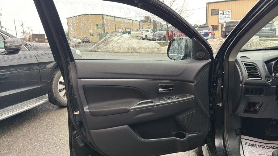 2020 Mitsubishi Outlander Sport ES - Photo 8