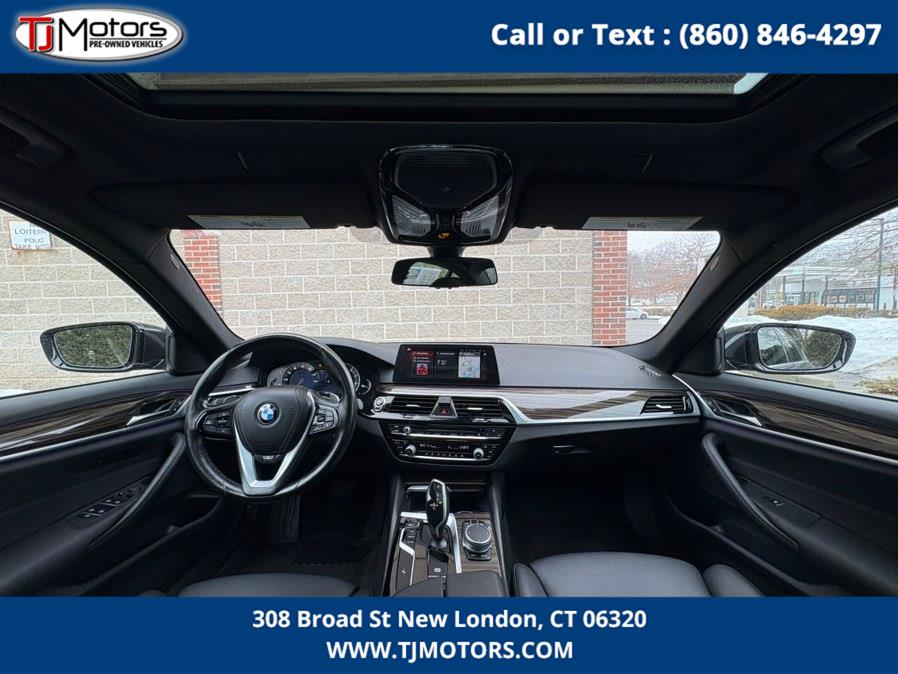 2018 BMW 5 Series 530i - Photo 12