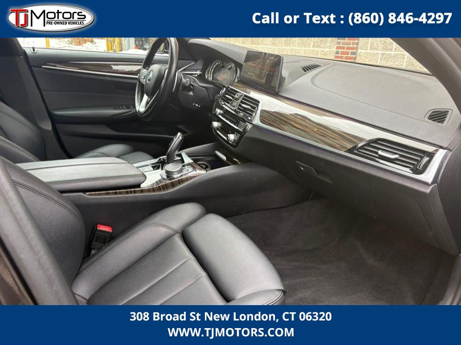 2018 BMW 5 Series 530i - Photo 13