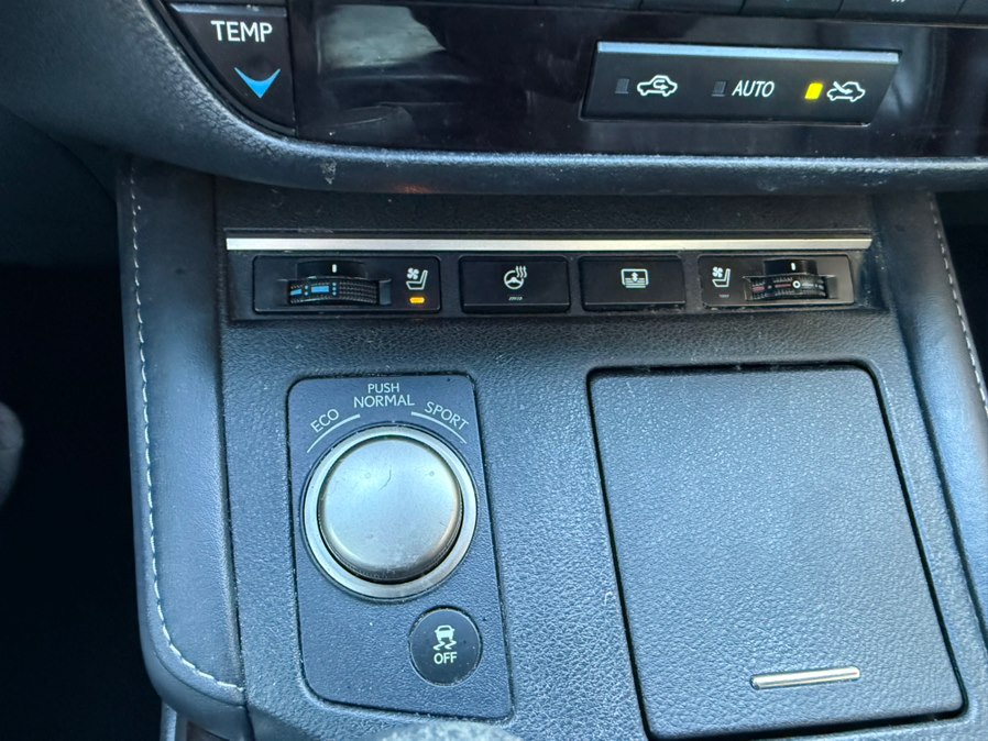 2016 Lexus ES 350 - Photo 12