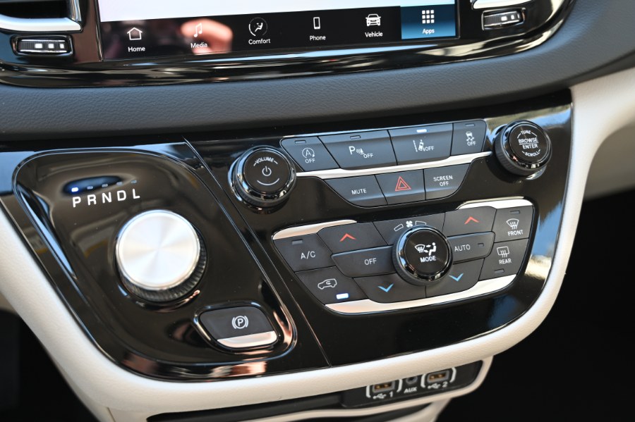 2023 Chrysler Pacifica Touring L - Photo 29