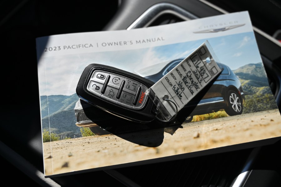2023 Chrysler Pacifica Touring L - Photo 31
