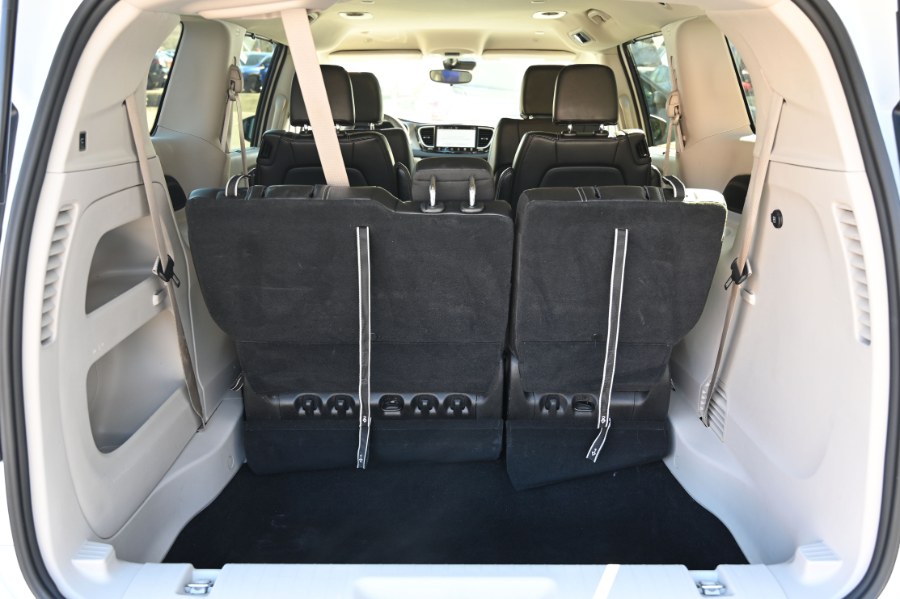 2023 Chrysler Pacifica Touring L - Photo 18