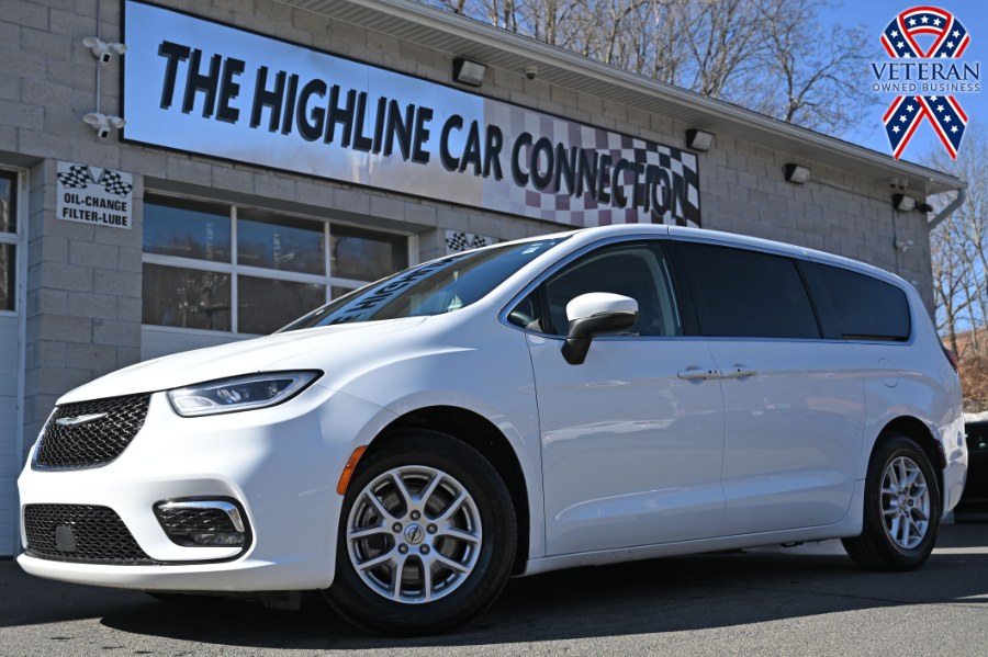 Bright White Clearcoat 2023 Chrysler Pacifica Touring L FWD Minivan Front-Wheel Drive Automatic