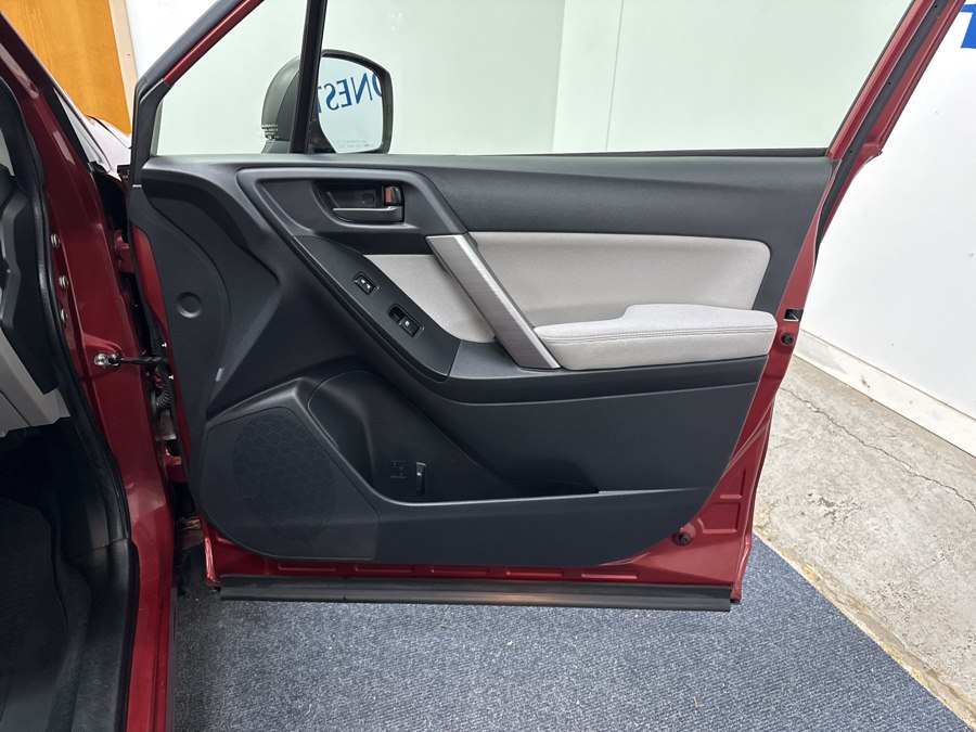 2015 Subaru Forester i - Photo 17
