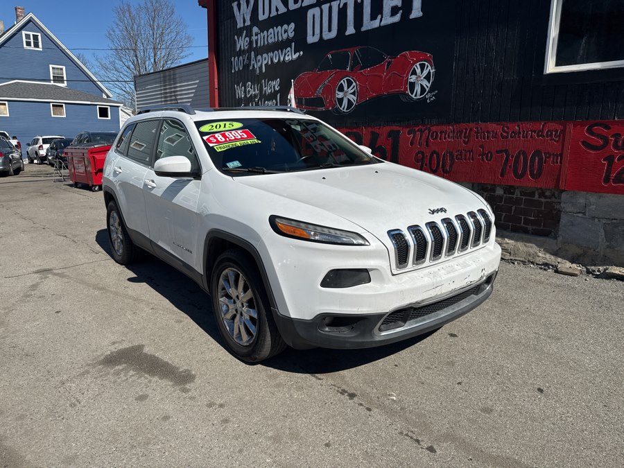 Used 2015 Jeep Cherokee in Worcester, Massachusetts | Worcester Auto Outlet LLC. Worcester, Massachusetts