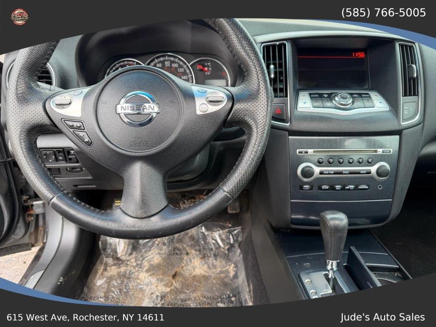 Nissan Maxima photo 10