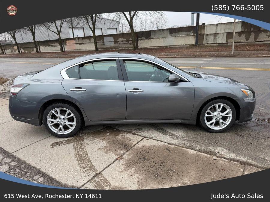Nissan Maxima photo 4