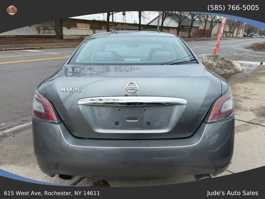 Nissan Maxima photo 6