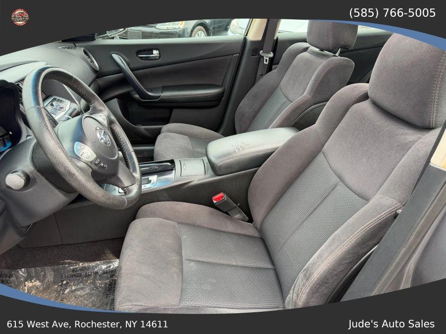 Nissan Maxima photo 9