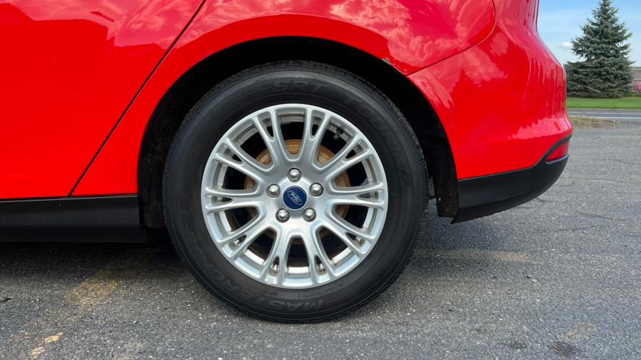 2012 Ford Focus SE - Photo 9