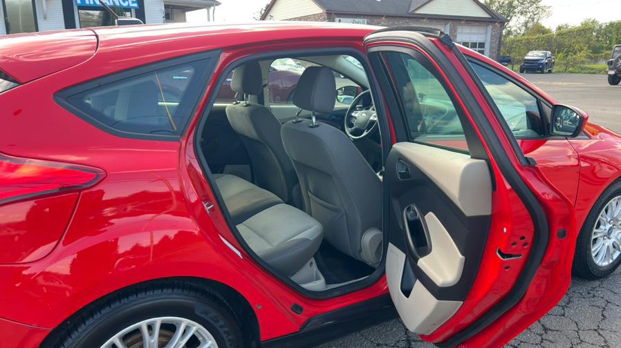 2012 Ford Focus SE - Photo 13