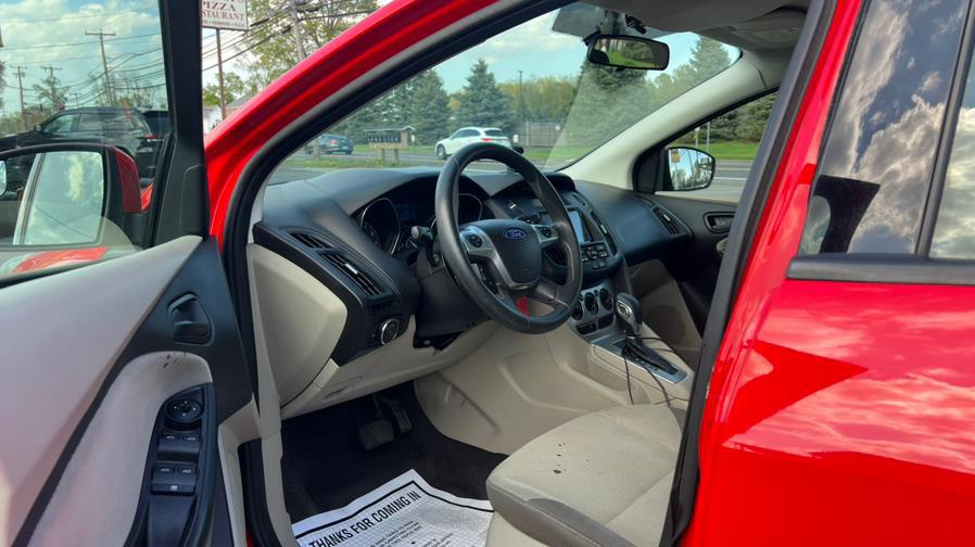 2012 Ford Focus SE - Photo 14