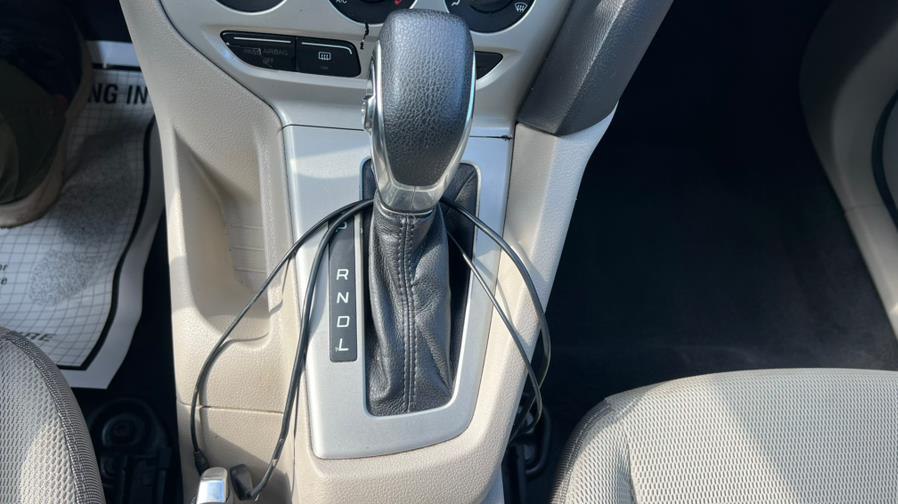 2012 Ford Focus SE - Photo 21