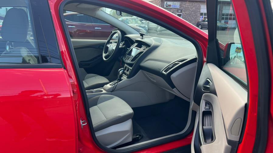2012 Ford Focus SE - Photo 12