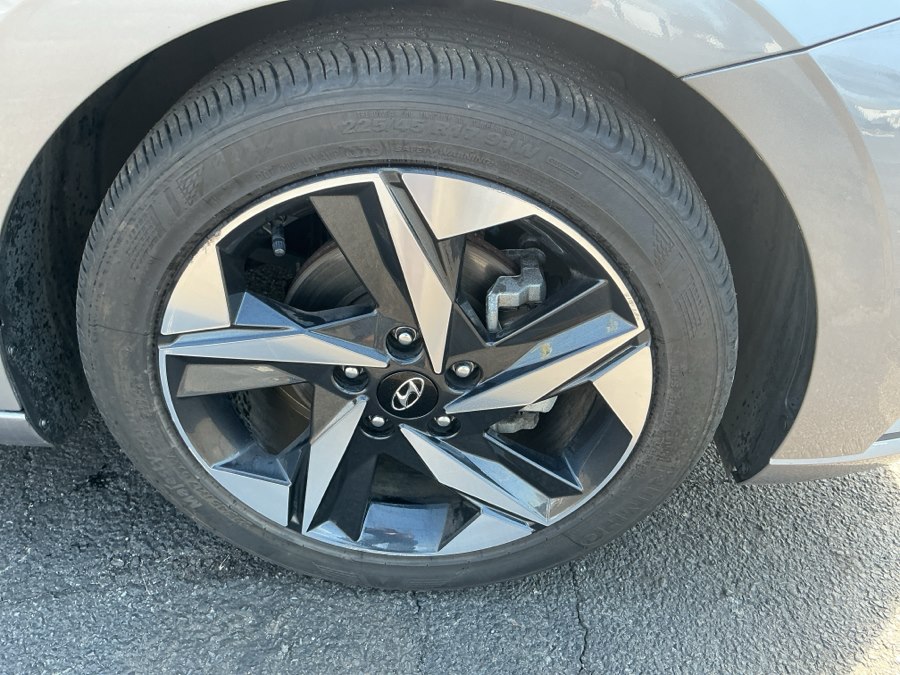 2023 Hyundai Elantra SEL - Photo 22