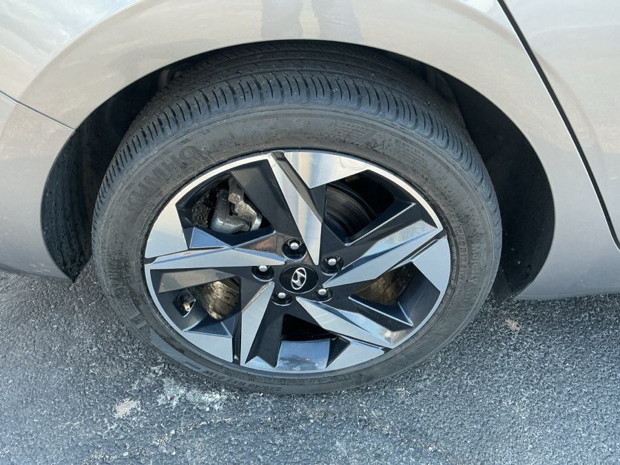 2023 Hyundai Elantra SEL - Photo 23