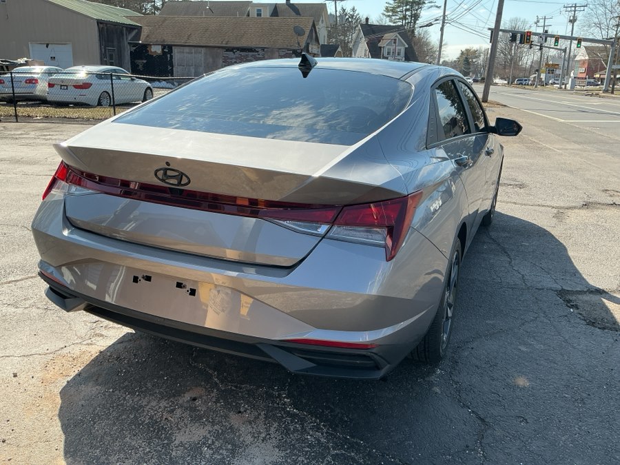2023 Hyundai Elantra SEL - Photo 6