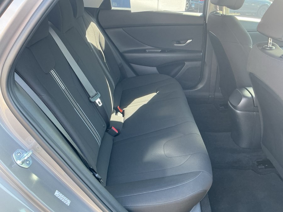 2023 Hyundai Elantra SEL - Photo 19