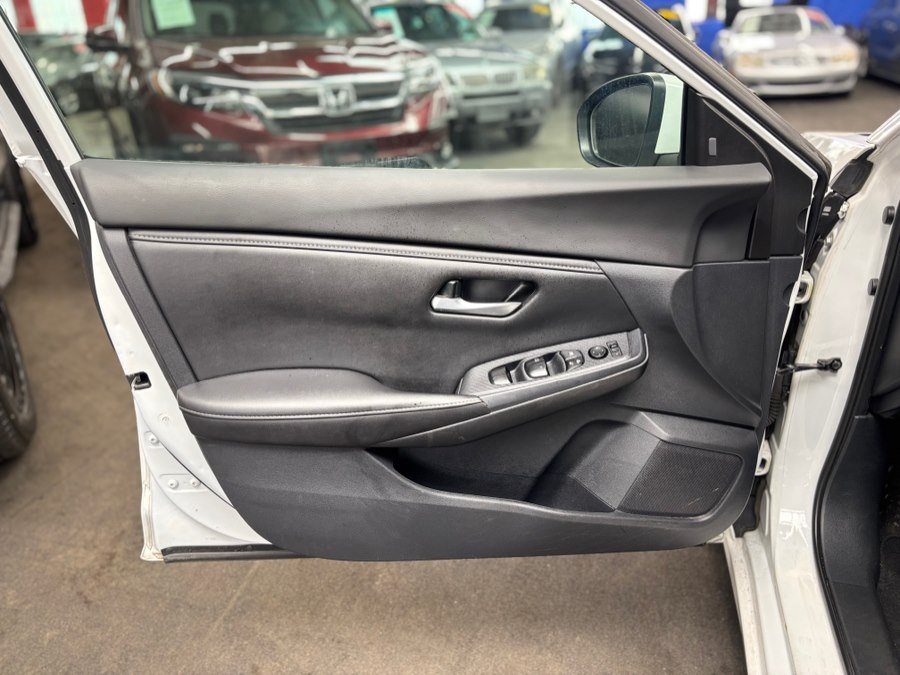 2022 Nissan Sentra SV - Photo 9