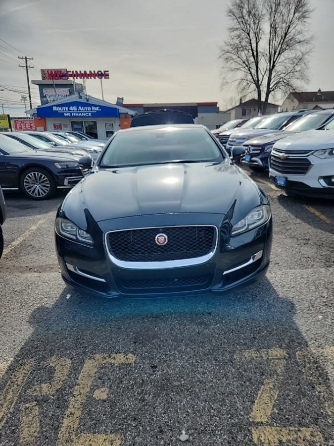 2016 Jaguar XJ XJ R-Sport's photo