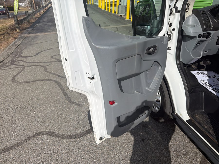 2015 Ford Transit Base - Photo 8