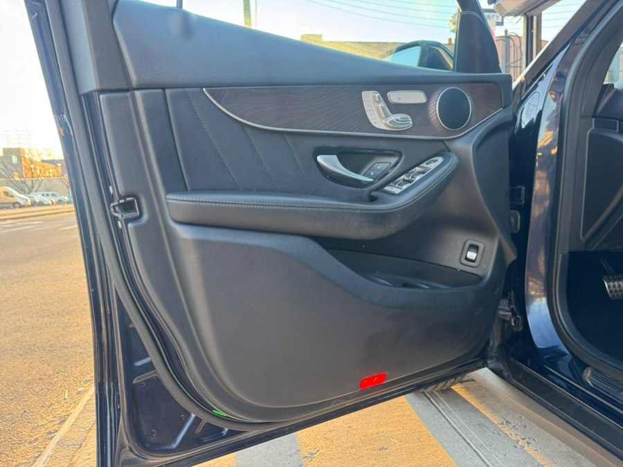 2019 Mercedes-Benz GLC GLC300 - Photo 9