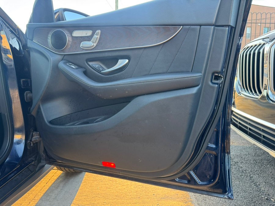 2019 Mercedes-Benz GLC GLC300 - Photo 16