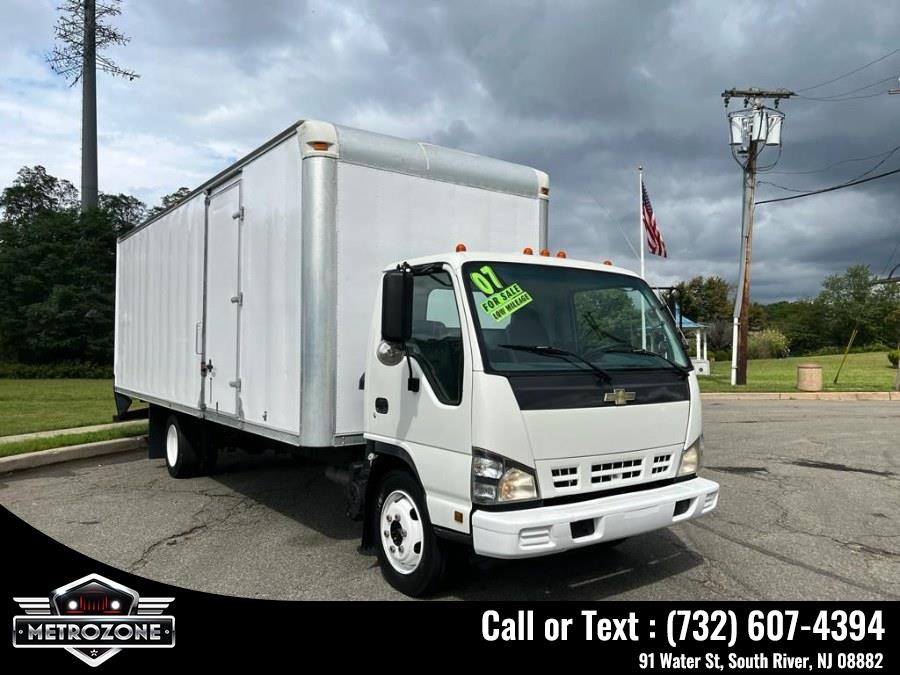 2007 Chevrolet / Isuzu NQR W5500 24 Feet Box, available for sale in South River, New Jersey | Metrozone Motor Group. South River, New Jersey