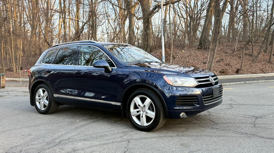 Night Blue Metallic 2013 Volkswagen Touareg TDI Lux SUV / Crossover All-Wheel Drive Automatic